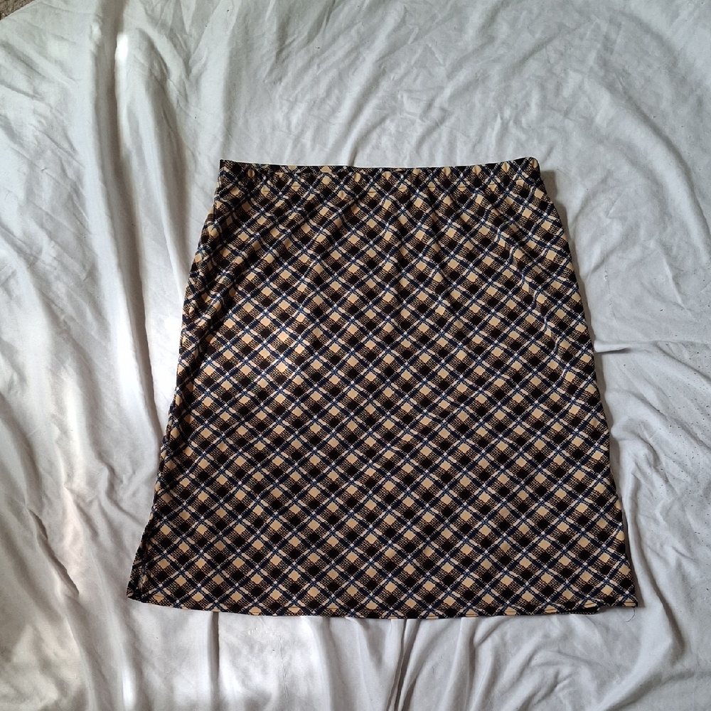 bebe Plaid Pencil Skirt in Navy and Beige